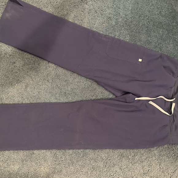 Figs Kade Cargo Scrub Pants - Picture 1 of 3
